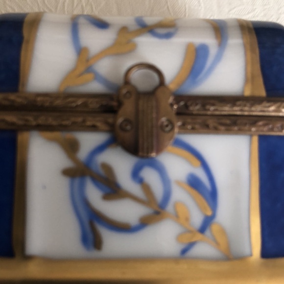 Limoges, Paint Main, Mini Three Bottle Perfume Box, - Picture 5 of 15